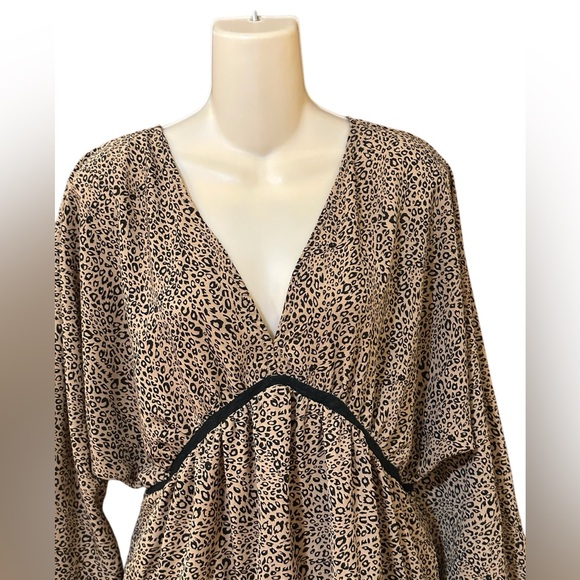 BaeVely Animal Print Top‎ - Picture 3 of 12
